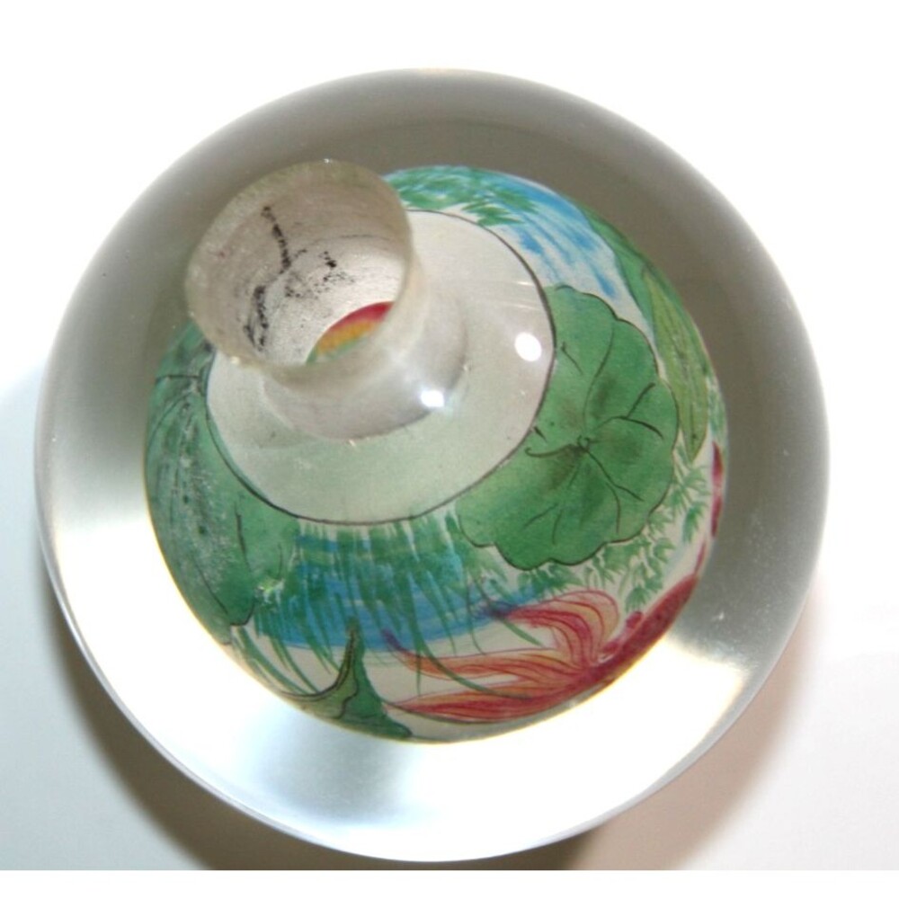 Vintage Art Glass Reverse Signed Globe Paperweight Sphere Asian Koi Fish Pond 2" - Picture 5 of 6